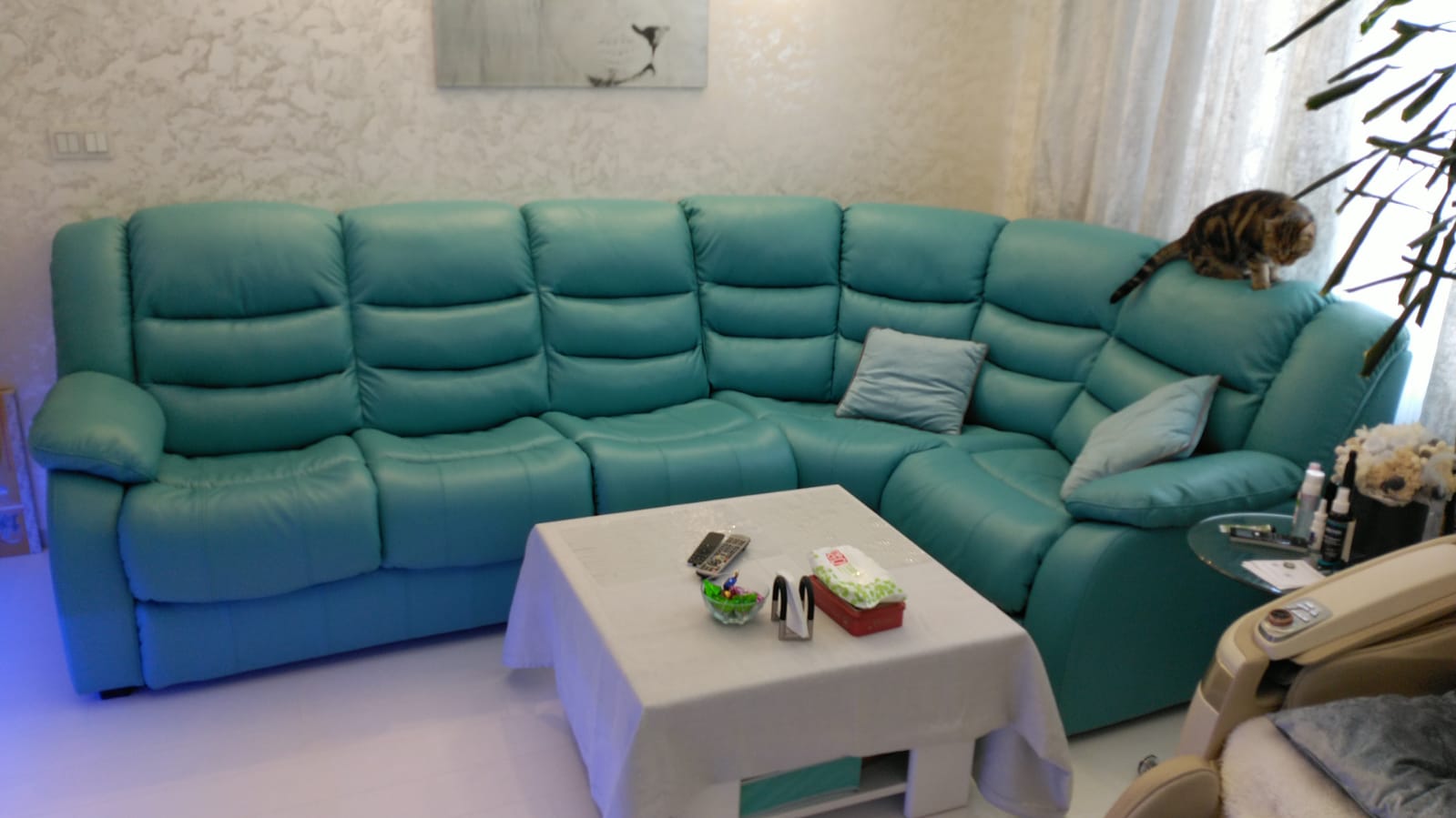 Перетяжка дивана на дому. Ольховая